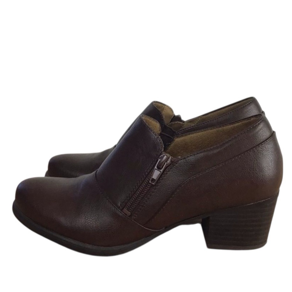 NATURAL Soul brown leather chunky heeled shoes round toe comfortable size 7.5